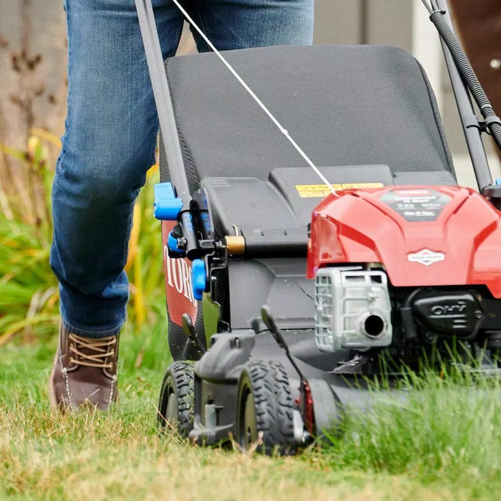 Toro Super Recycler 21 in. Self-Propelled Gas Lawn Mower with 163cc Briggs & Stratton Engine and SmartStow