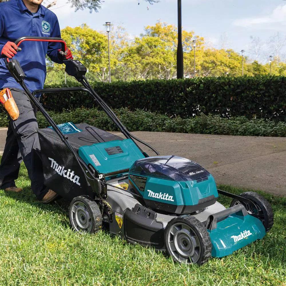 Makita 21 in. 18V X2 (36V) LXT Brushless Cordless Walk Behind Push Lawn Mower Kit with 4 Batteries