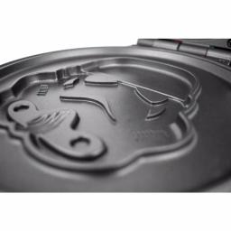 Uncanny Brands Star Wars Stormtrooper American Waffle Maker - White & Black thumbnail 4