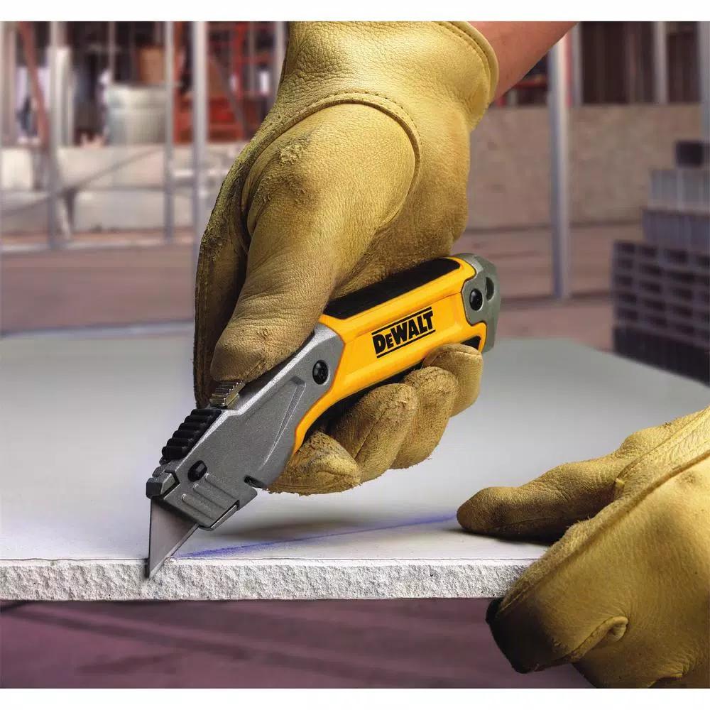 DEWALT Utility Knife Set - 2 Retractable Knives and 75-Pack Blades, 3-Piece Combo