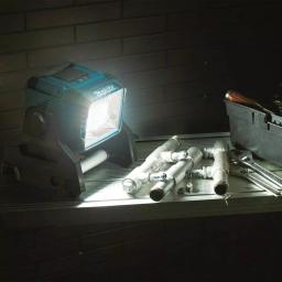 Makita 18V LXT Cordless/Corded LED Work Light, 3000 Lumens, IP65 Rated (DML811) thumbnail 4