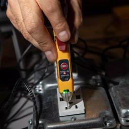 Klein Tools 3-Piece Electrical Tester Set: Non-Contact Voltage, AC/DC Voltage & GFCI Receptacle Tester thumbnail 4