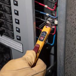 Klein Tools 3-Piece Electrical Tester Set: Non-Contact Voltage, AC/DC Voltage & GFCI Receptacle Tester thumbnail 5