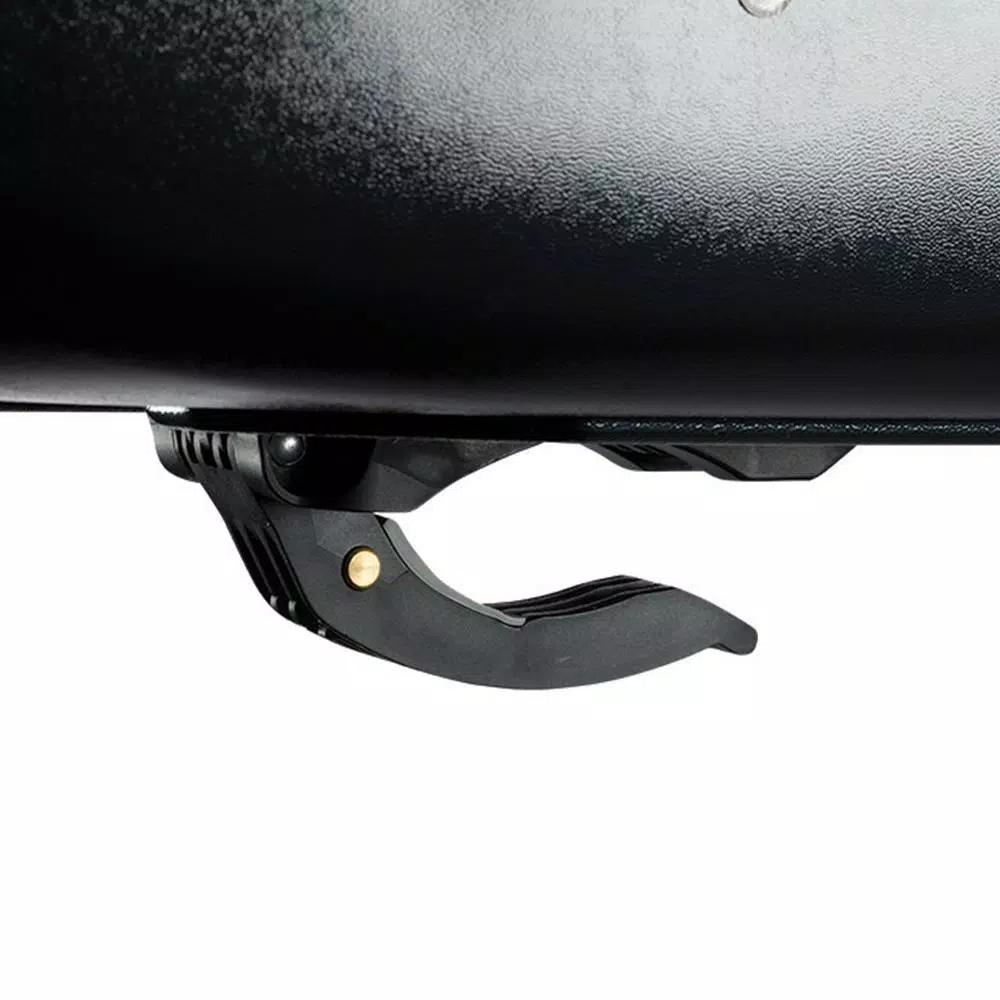 Yakima SkyBox 16 Carbonite Locking Water Resistant Rooftop Cargo Box