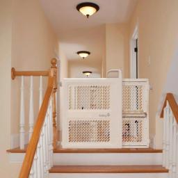 Safety 1st Lift, Lock and Swing Gate - 2-in-1 Hardware and Pressure Mount Security Gate thumbnail 4