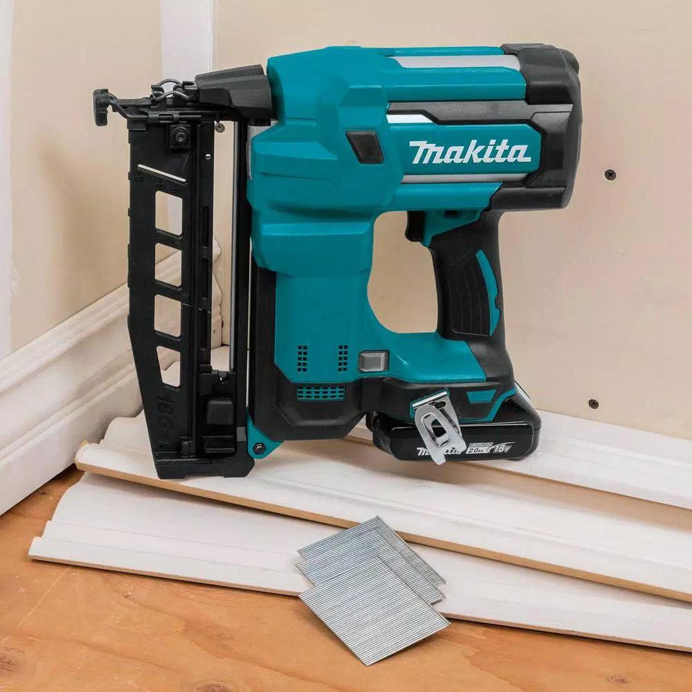 Makita 18V LXT Cordless 16-Gauge Straight Finish Nailer Kit (2.5 in.) with (2) 2.0 Ah Batteries & Charger