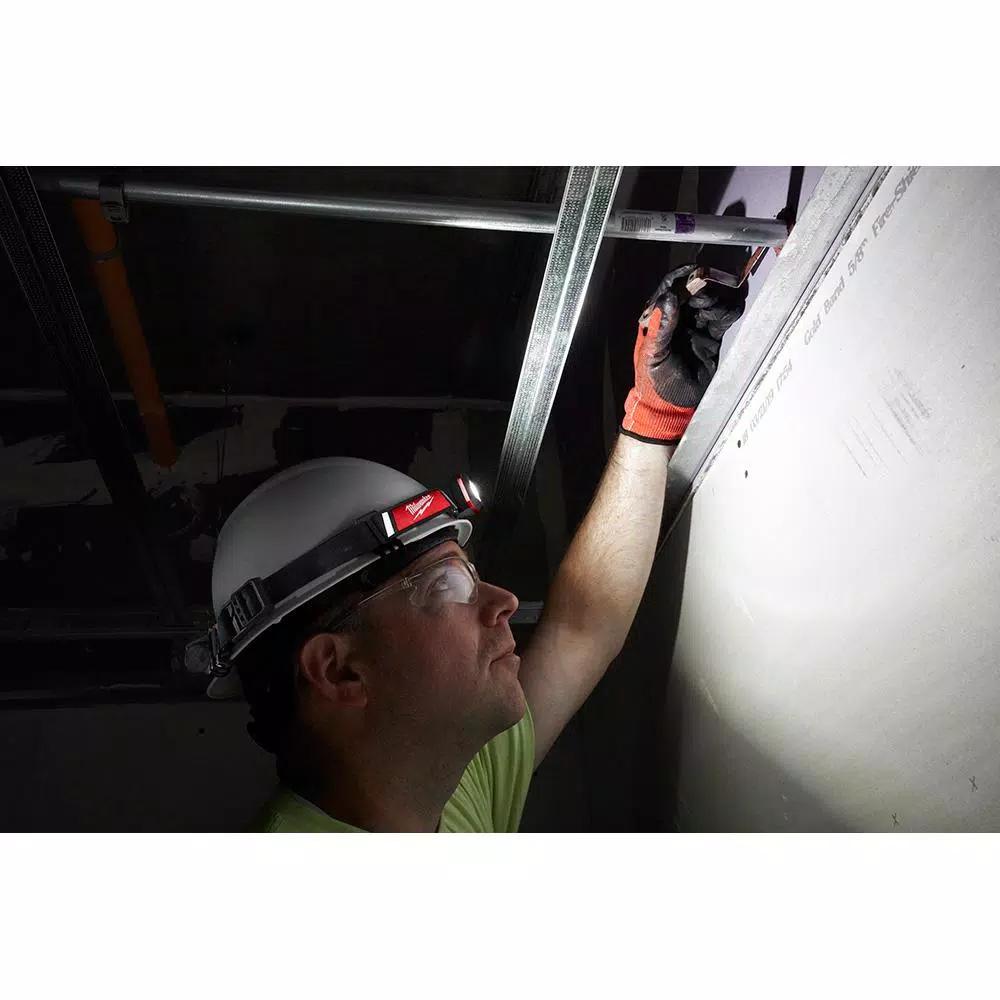 Milwaukee 600 Lumen USB Rechargeable Low-Profile Headlamp with BOLT Type 1 Class C Vented Hard Hat Bundle