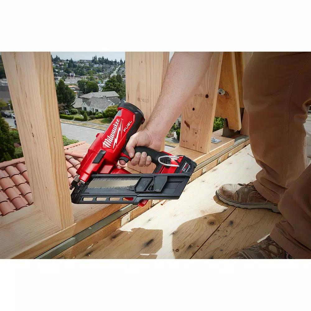Milwaukee M18 FUEL 3-1/2 in. 30-Degree Cordless Framing Nailer Kit with Performance Safety Glasses