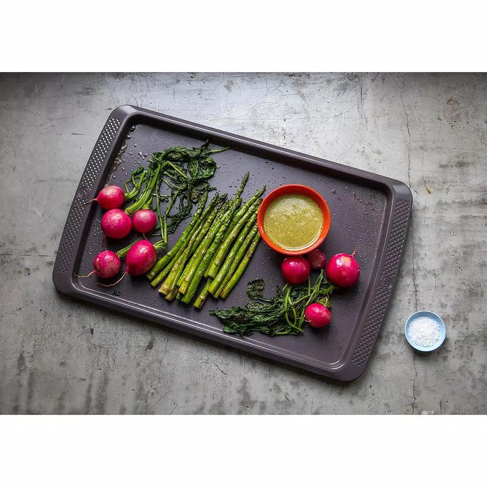 Saveur Selects Artisan 5-Piece Carbon Steel Bakeware Set, Gray
