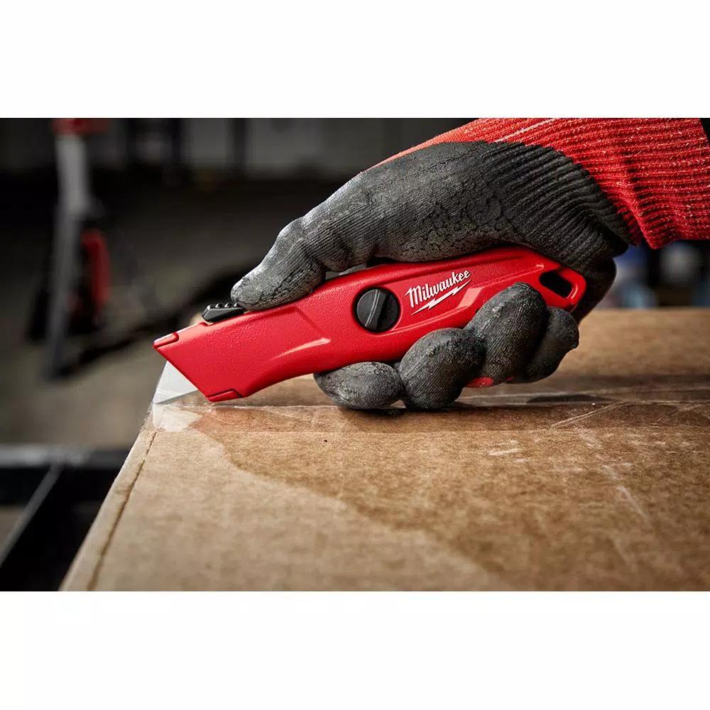 Milwaukee Self-Retracting Utility Knife with Tool-Free Blade Change and On-Board Storage