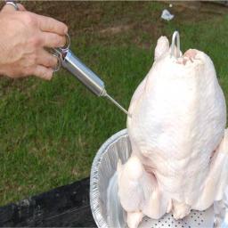 Bayou Classic 2 oz. Stainless Steel Seasoning Injector with Two Specialized Needles thumbnail 3