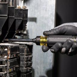 Klein Tools 15-in-1 Multi-Bit Ratcheting Screwdriver with Cushion-Grip Handle thumbnail 4