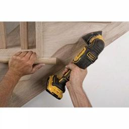 DEWALT 20V MAX XR Brushless 3-Speed Oscillating Multi-Tool Kit with 2.0Ah & 4.0Ah Batteries thumbnail 11