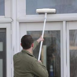 Unger 10 in. Window Washing Starter Kit with Collapsible Pole and Bucket thumbnail 3