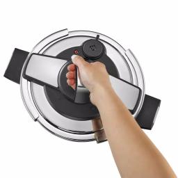 Cuisinart Professional Series 8 Qt. Stainless Steel Pressure Cooker thumbnail 4