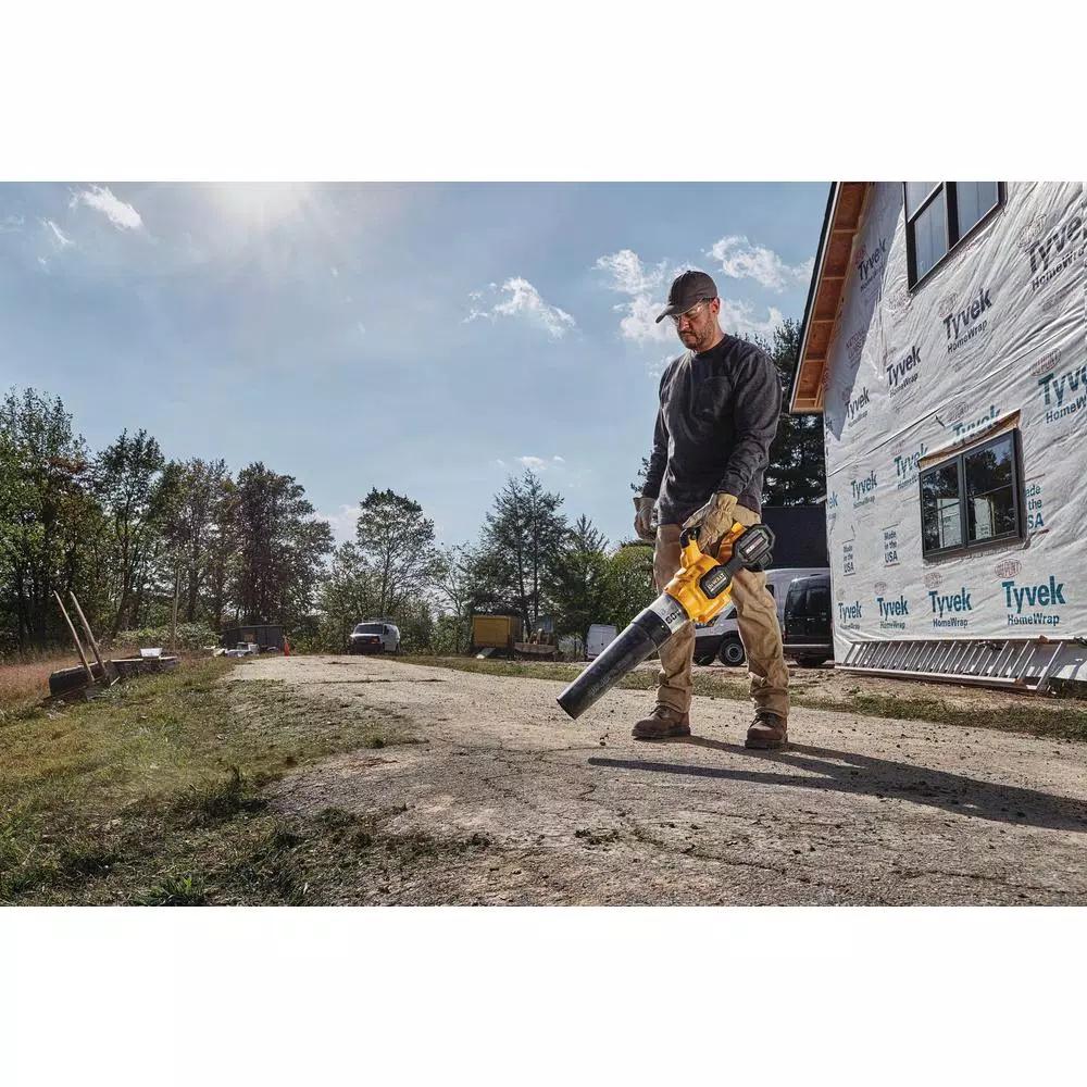 DEWALT 60V MAX FLEXVOLT Brushless 15 in. String Trimmer with Bonus 600 CFM Blower Kit