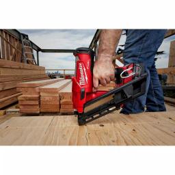 Milwaukee M18 FUEL 3-1/2 in. 30-Degree Cordless Framing Nailer Kit with Performance Safety Glasses thumbnail 7