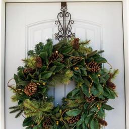 Village Lighting Company Colonial Adjustable Wreath Hanger, Durable Wrought Iron Door Hook, Holds up to 20 lbs thumbnail 6