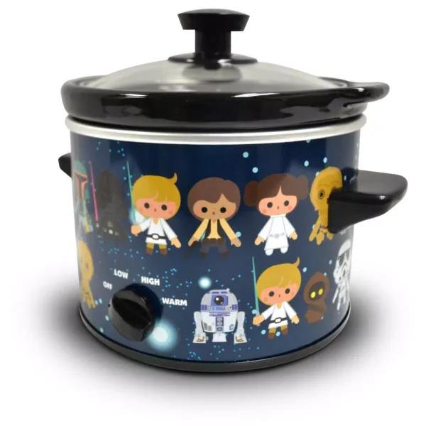 Uncanny Brands Star Wars 2-Quart Slow Cooker, Black with Character Art