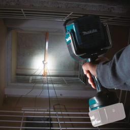 Makita 18V LXT Cordless LED Flashlight and Spotlight, 1250 Lumens thumbnail 2
