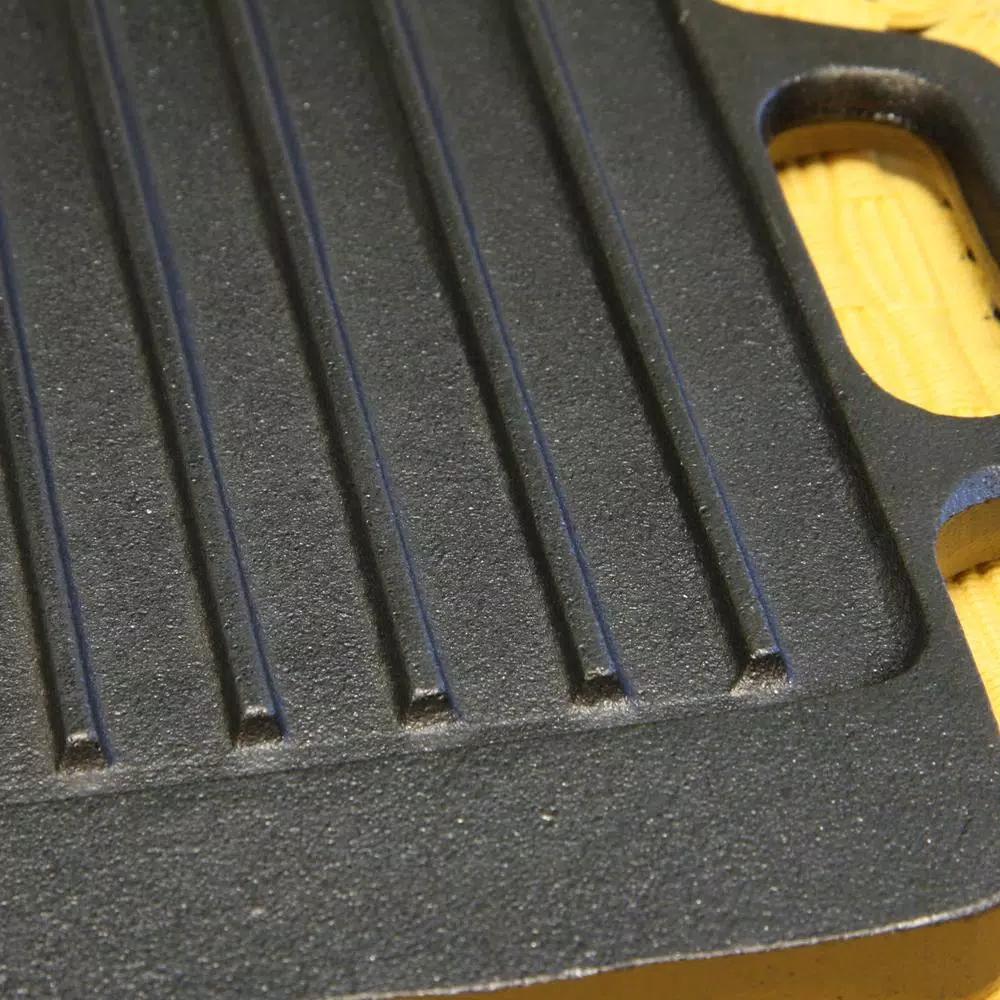 General Store Addlestone Cast Iron Reversible Griddle with Handles, 17 x 13 in.
