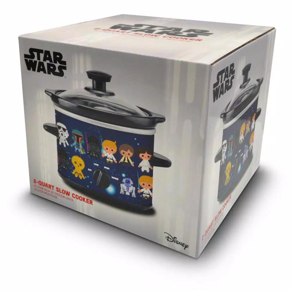 Uncanny Brands Star Wars 2-Quart Slow Cooker, Black with Character Art