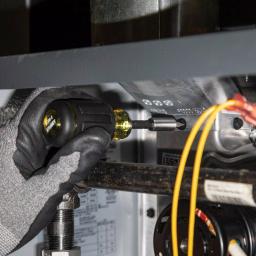 Klein Tools 8-in-1 Multi-Bit Adjustable Length Stubby Screwdriver thumbnail 6
