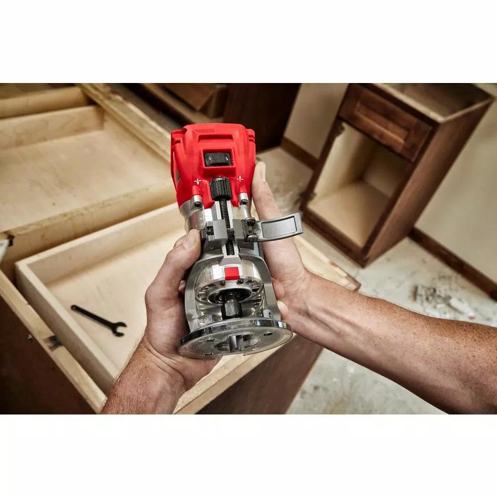 Milwaukee M18 FUEL 18V Brushless Cordless Compact Router with Offset Base