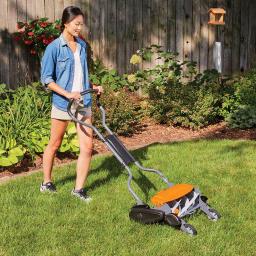 Fiskars StaySharp Max 18 in. Manual Push Reel Mower, InertiaDrive Technology thumbnail 6