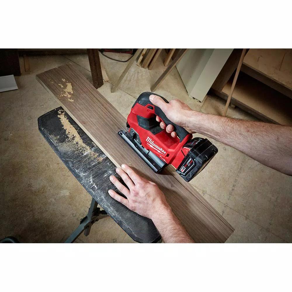 Milwaukee M18 FUEL 18V Brushless Cordless Jig Saw and 7-1/4 in. Circular Saw Combo Kit with (2) 6.0Ah Batteries