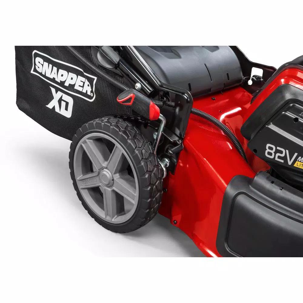 Snapper Briggs & Stratton 82V MAX 19 in. Cordless Electric Lawn Mower Kit with (2) 2.0 Ah Batteries and Rapid Charger