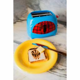 Uncanny Brands Spiderman Classic 2-Slice Red Toaster with Mask Toasting Plates thumbnail 3