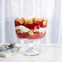 Libbey Selene 9 in. Glass Trifle Bowl, 96 oz Footed Pedestal Serving Bowl, Clear thumbnail 3
