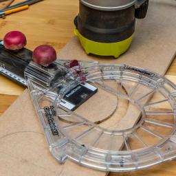 Milescraft Small Circle Compass Router Jig with TurnLock Base Plate thumbnail 7