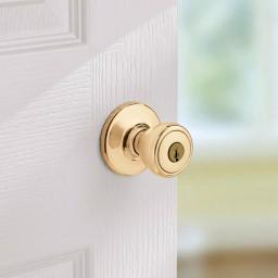 Kwikset Tylo Polished Brass Keyed Entry Door Knob thumbnail 4