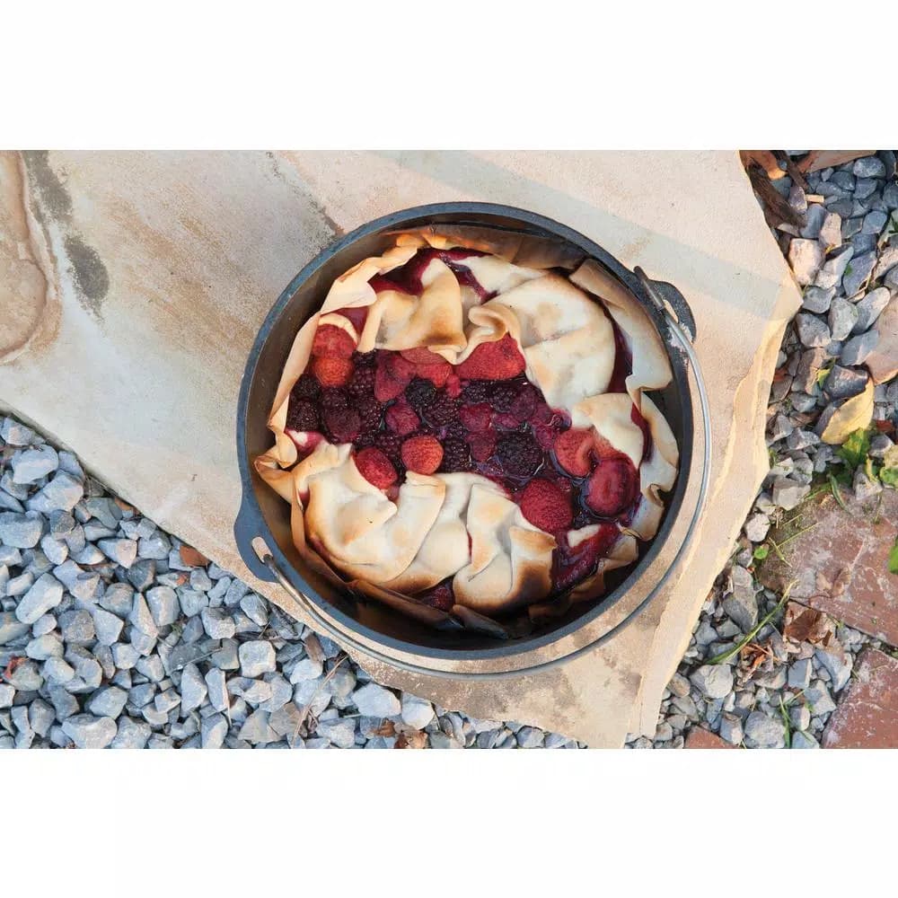 Lodge 4 Qt. Cast Iron Dutch Oven with Lid and Bail Handle