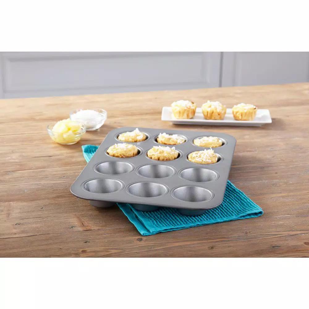 Chicago Metallic Commercial II 12-Cup Non-Stick Muffin Pan, Aluminized Steel