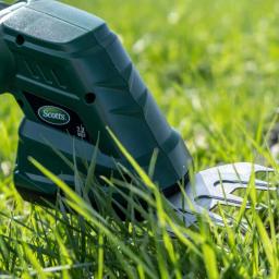 Scotts 7.2V Cordless Telescoping Pole Shrub Trimmer with 2 Ah Battery and Charger thumbnail 3