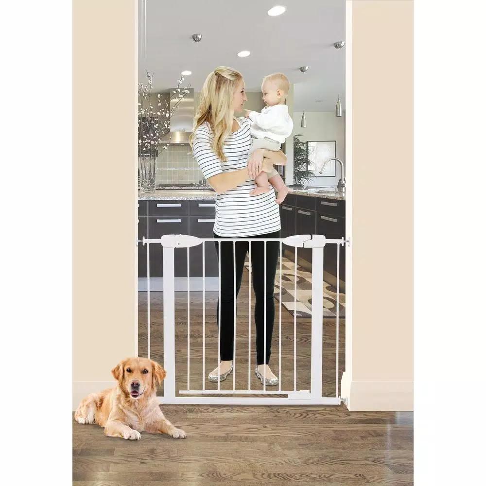 Dreambaby Boston 29.5 in. Auto-Close Pressure Mounted Security Gate with EZyCHECK, White
