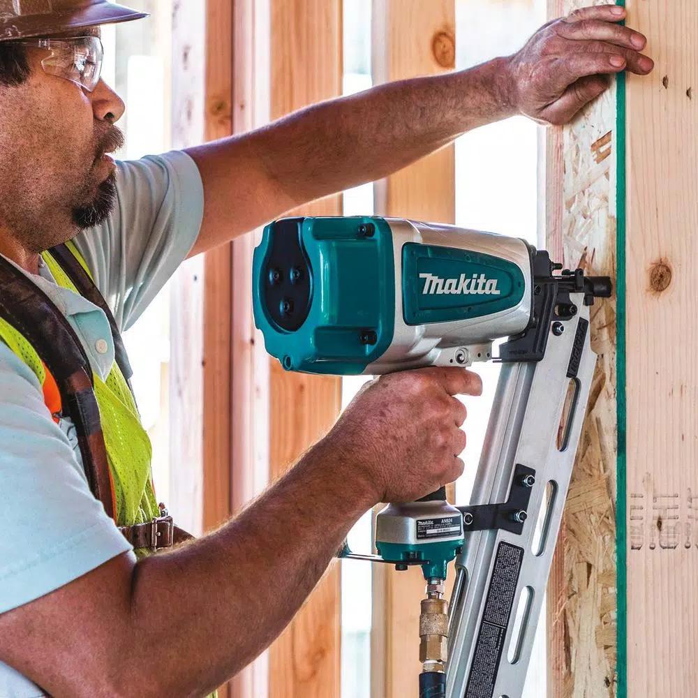 Makita 21° Pneumatic Full Round Head Framing Nailer, 3-1/2 in. Capacity