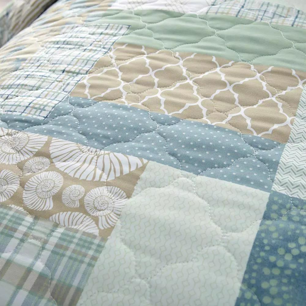 DONNA SHARP Tidepool Green Microfiber Coastal Patchwork Reversible Throw Blanket