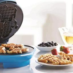 Brentwood Appliances TS-253 Blue Nonstick Animal-Shaped Mini Waffle Maker thumbnail 4