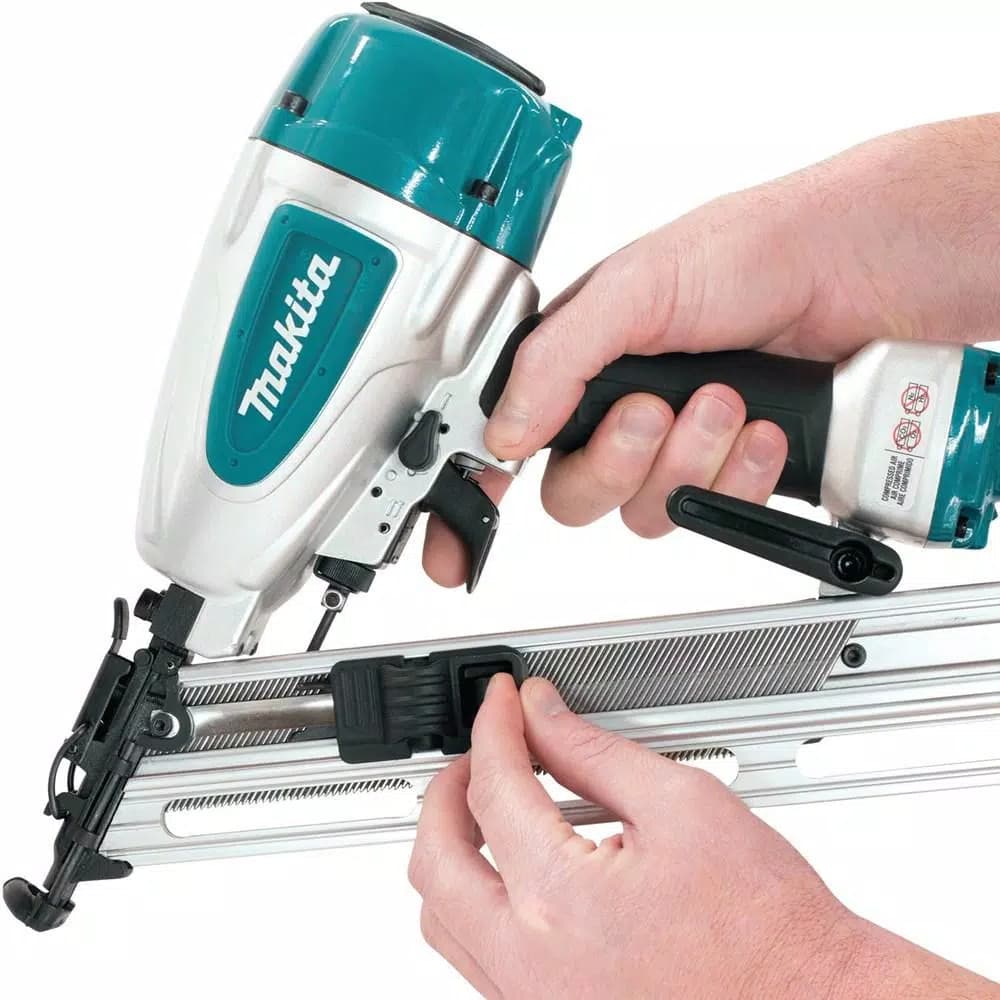 Makita 15-Gauge 34° Angled Finish Nailer, 1-1/4 in. to 2-1/2 in.