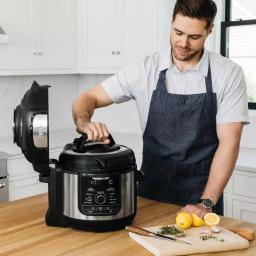 Ninja Foodi Deluxe 8 Qt. Stainless Steel Pressure Cooker and Air Fryer thumbnail 4