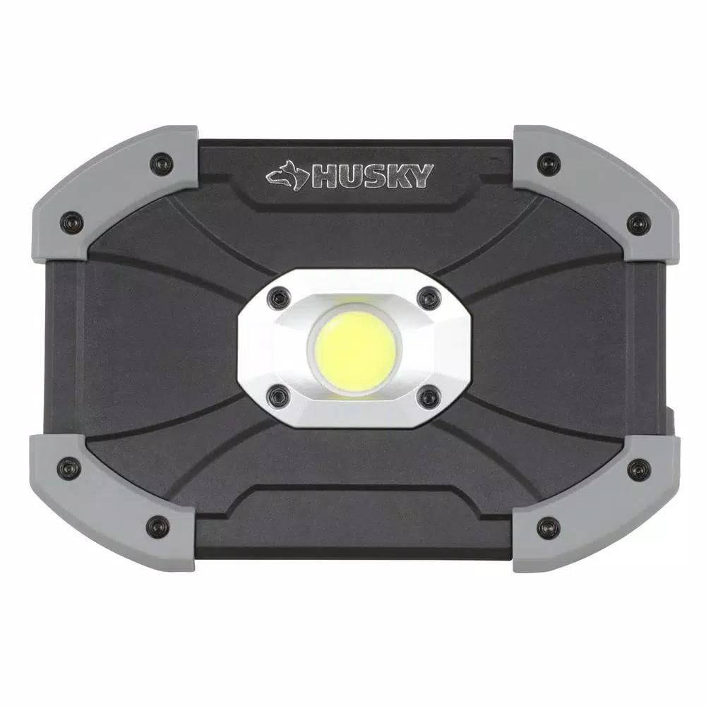 Husky 700 Lumens LED Utility Light with 180° Foldable Handle - Black