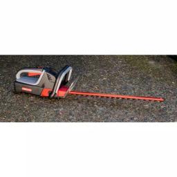 Oregon 40V Cordless Hedge Trimmer Kit with 2.6 Ah Battery and C650 Charger, 24 in. Laser-Cut Blades thumbnail 2