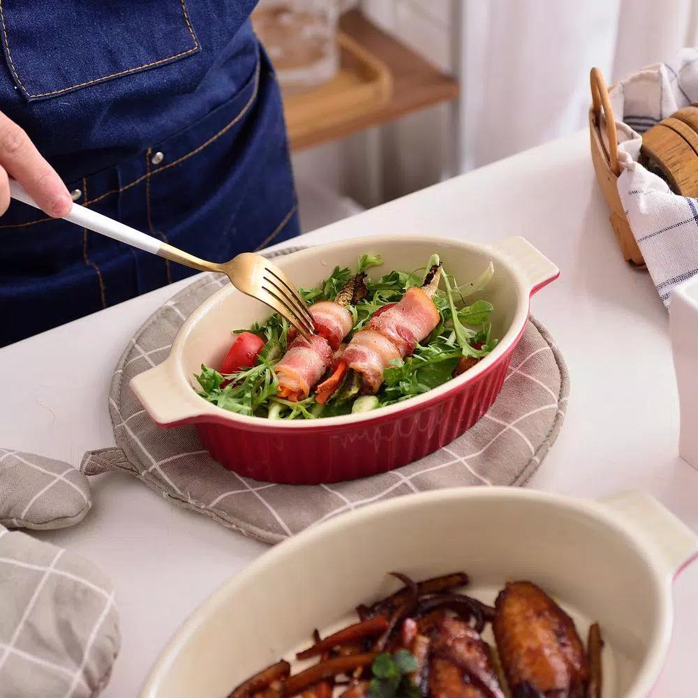 MALACASA Red Oval Porcelain Bakeware Set, 2-Piece Ceramic Baking Dish Pans (9.5 in. and 11.25 in.)