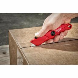 Milwaukee Self-Retracting Utility Knife with Tool-Free Blade Change and On-Board Storage thumbnail 6