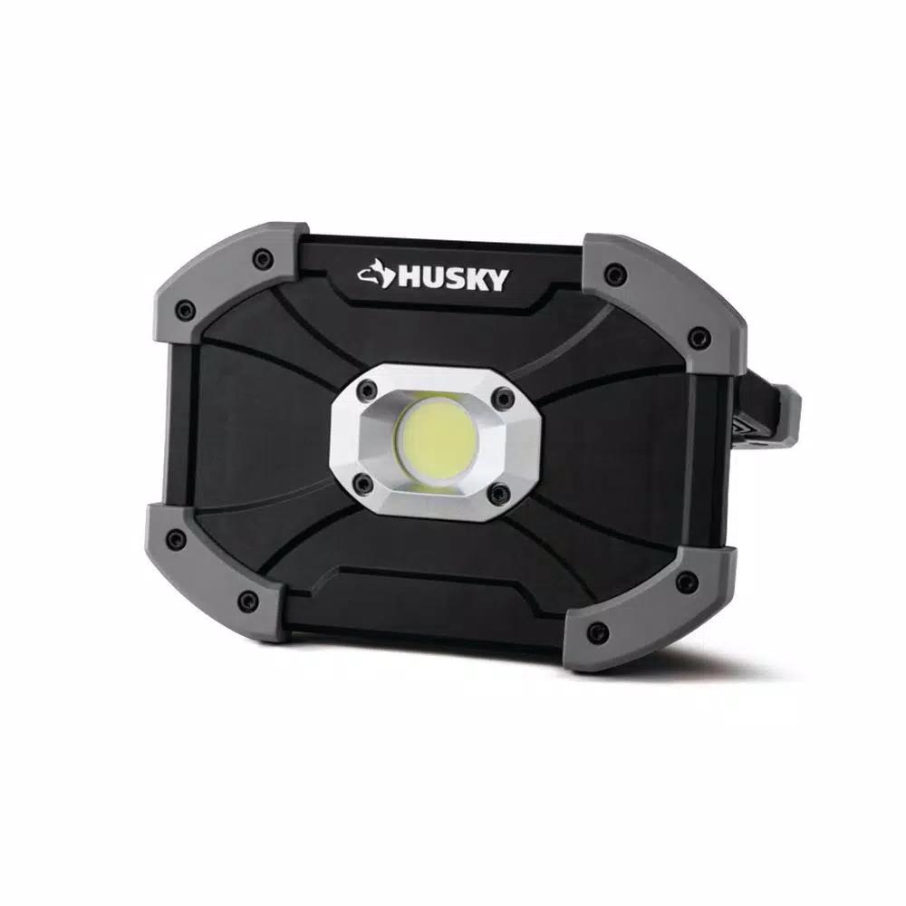 Husky 700 Lumens LED Utility Light with 180° Foldable Handle - Black