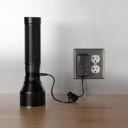 Nite Ize INOVA T10R Rechargeable Tactical LED Flashlight with 14,000mAh Power Bank thumbnail 6